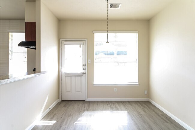 Building Photo - 9611 Fabia Court