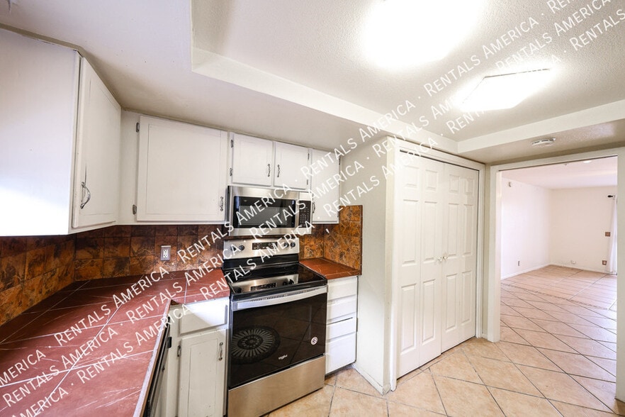 Building Photo - 3636 N 70th St