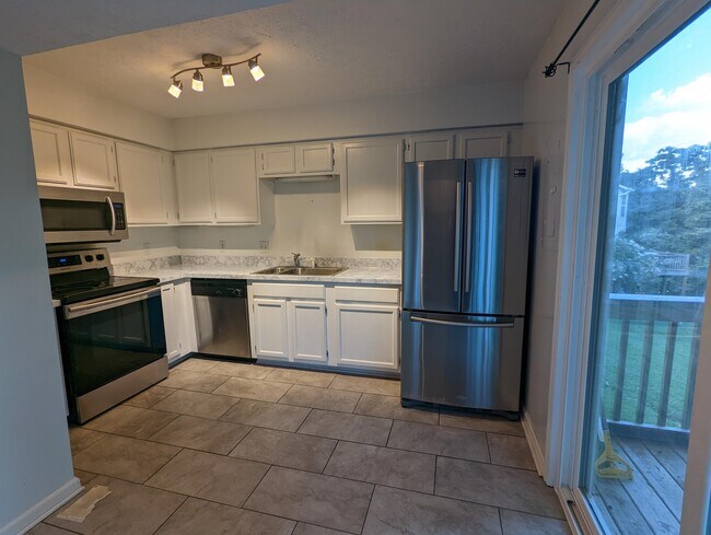 Building Photo - 215 Hickory Forge Dr