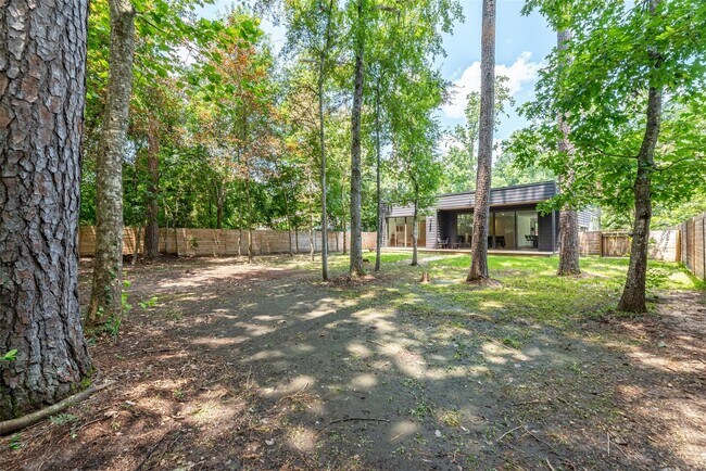 Building Photo - 1601 Beech Dr