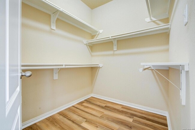 Building Photo - 122 Bright Brook Ln