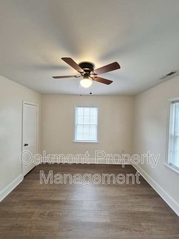 Building Photo - 115 Slagle Ave
