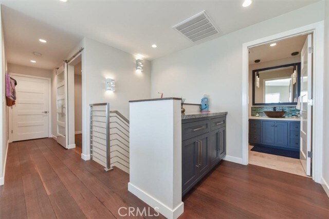Building Photo - 2192 Crestview Dr