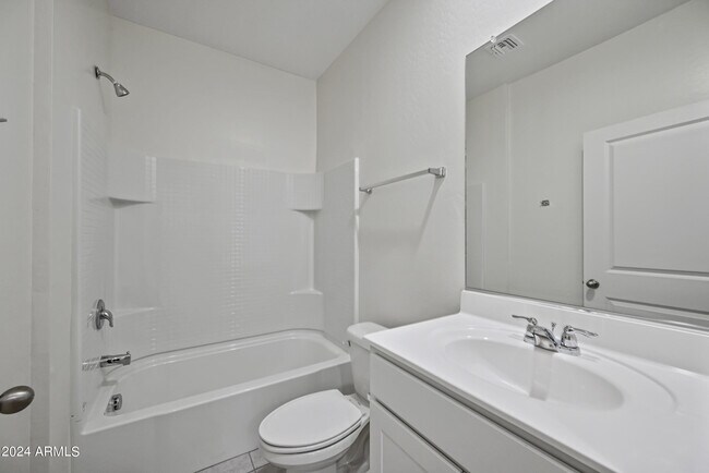 Building Photo - 4114 E Reynolds Dr