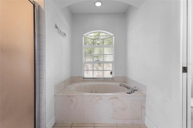 Building Photo - 11490 SW 46th Ave