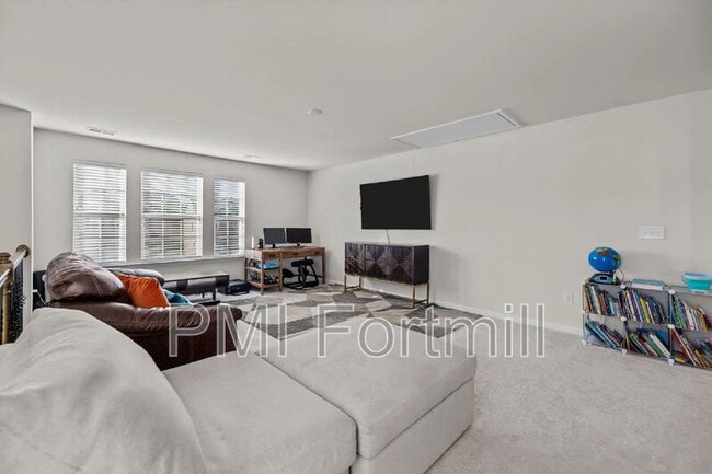 Building Photo - 18045 Stark Wy