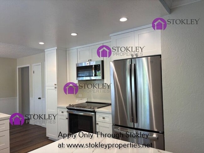 Building Photo - 18 Bonnie Pl