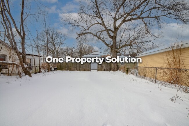 Building Photo - 437 Hovey St