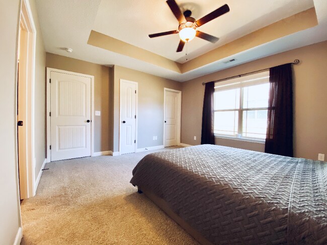 Building Photo - 938 S Mossy Rock Rd