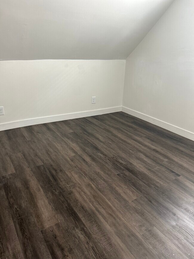 Building Photo - 1411 English Ave