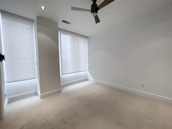 Building Photo - 1409 Post Oak Blvd