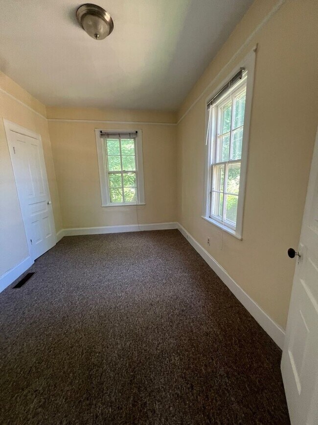 Building Photo - Adorable Home in the Heart of West Ann Arbor