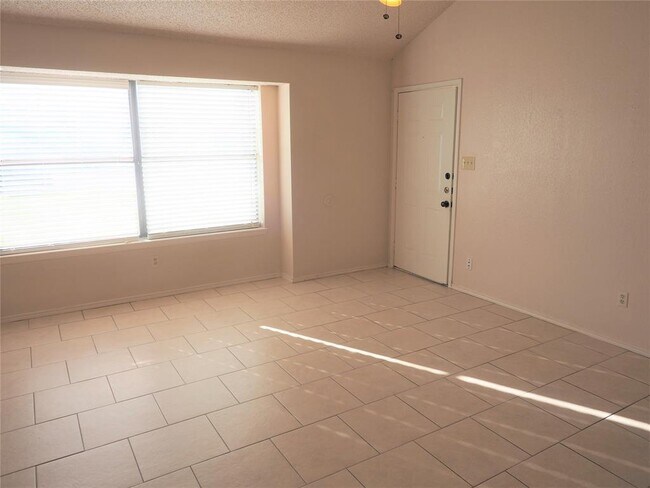 Building Photo - 1403 Hermitage Dr