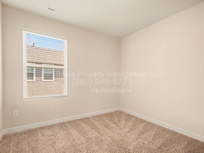 Building Photo - 4426 Millennium Ave