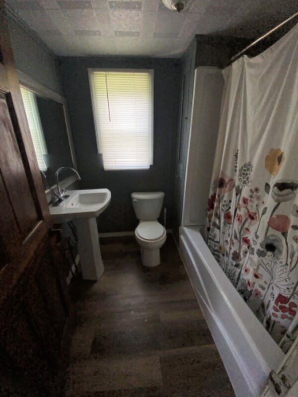 Building Photo - 582 Shoup Ave