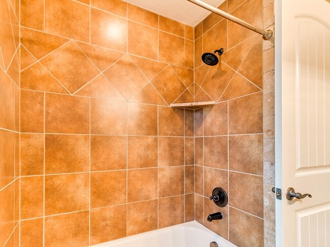 Building Photo - 4 Bedrooms/3Car/Edmond Schools -  Community Pool- Storm Shelter