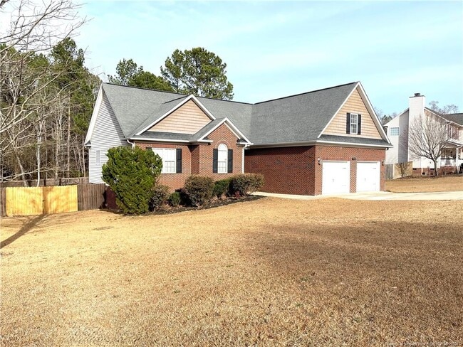 Building Photo - 352 Old Field Loop