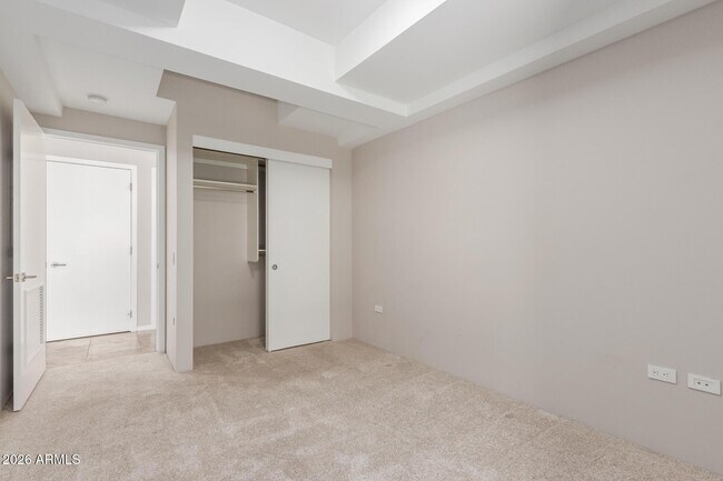 Building Photo - 7117 E Rancho Vista Dr