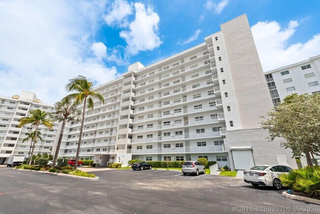 Building Photo - 3300 S Ocean Blvd