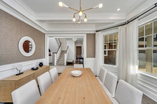 Building Photo - 21 Barn Ln