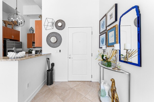 Building Photo - 701 S Olive Ave