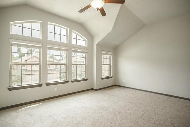 Building Photo - 103 Aventura Pl