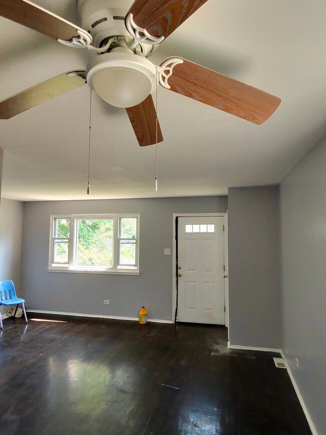 Building Photo - 1228 W 109th St