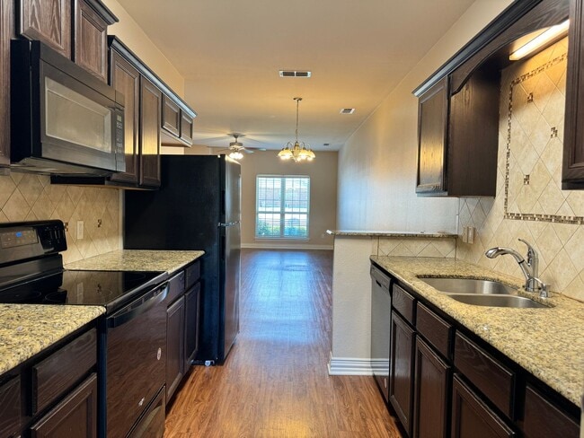 Building Photo - 309 Princess Place