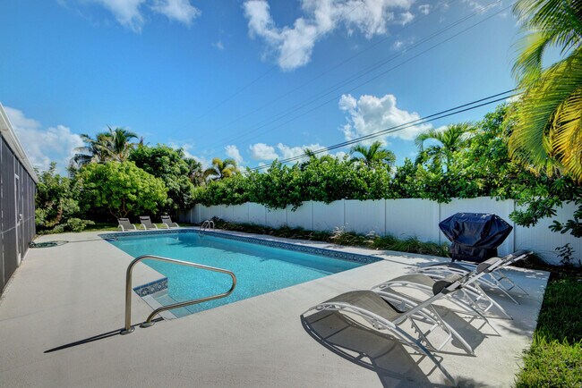 Building Photo - 1171 Bimini Ln