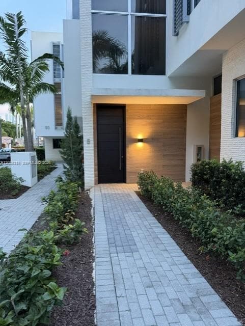 Building Photo - 3750 Yacht Club Dr