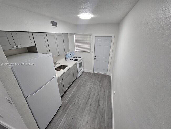 Building Photo - 1020 Opa-locka Blvd