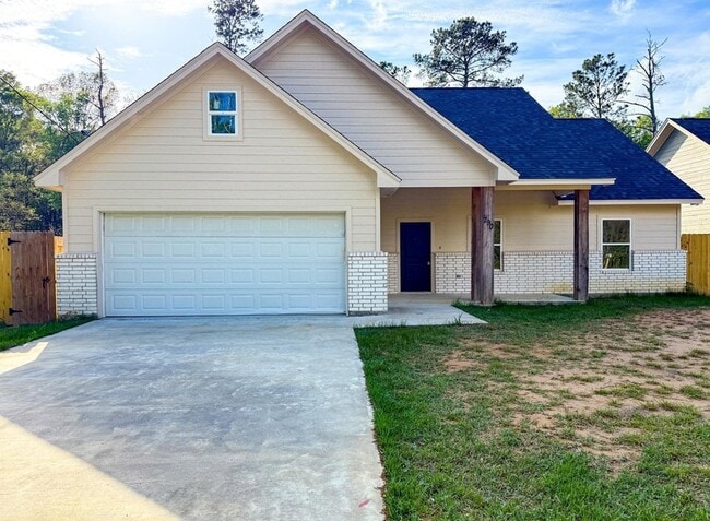 Building Photo - 790 Woodland St