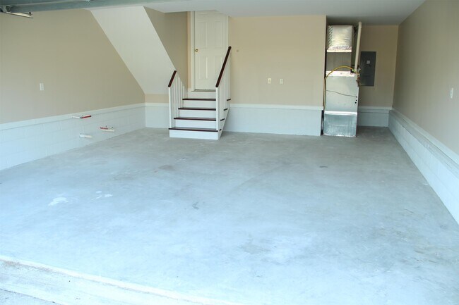 Building Photo - 107 Enchanted Way
