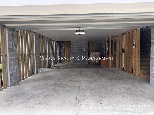 Building Photo - 141 Winding River Dr