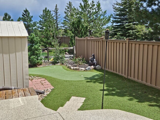 Building Photo - Castle Pines Fabulous 5 Bedroom Oasis Avai...