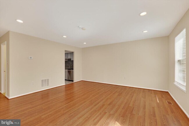 Building Photo - 6427 Old Scotts Ct