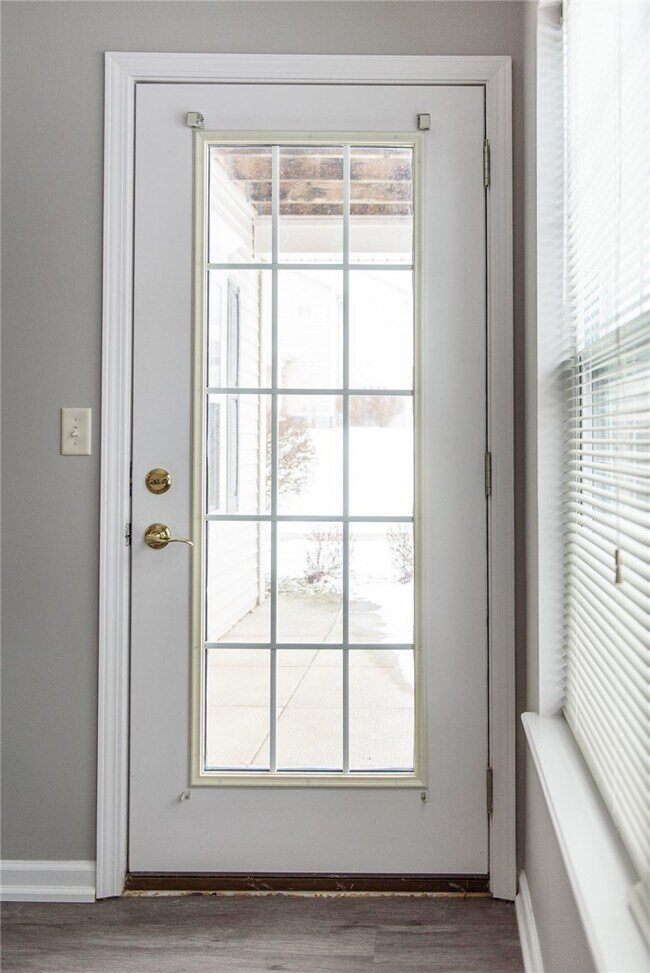 Building Photo - 1609 Hill Park Ct