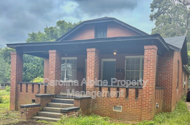 Building Photo - 114 Chestnut St
