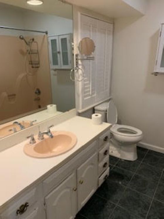 Building Photo - 6625 Golf Club Dr