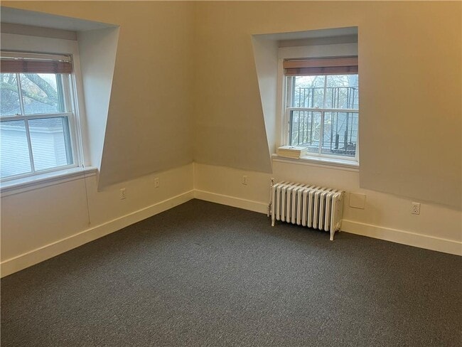 Building Photo - 14 Kay St