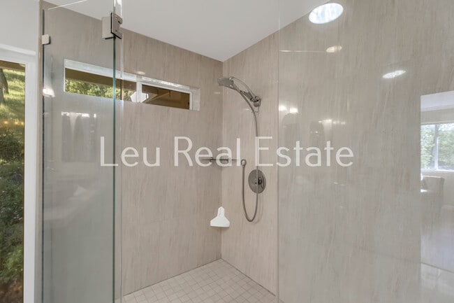 Building Photo - 6811 Beaver Pond Rd