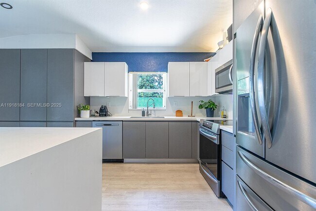 Building Photo - 12101 SW 135th Terrace