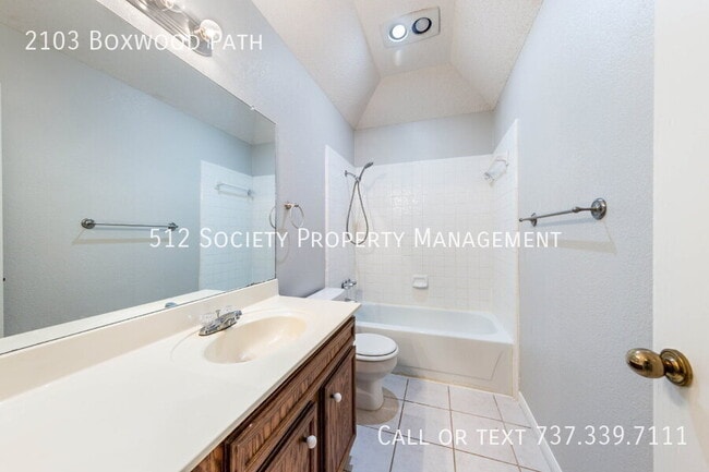 Building Photo - 2103 Boxwood Path