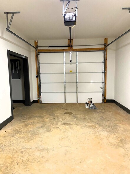 Building Photo - 1166 Ranch Marina Rd