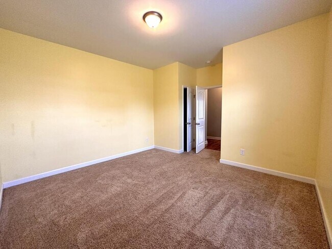 Building Photo - 6008 Crown Ridge Ct