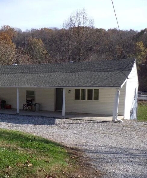 Building Photo - 2570 Sanger Ln