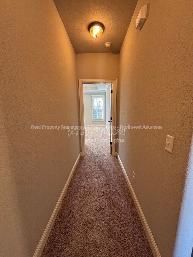 Building Photo - 1919 Sicily Ave