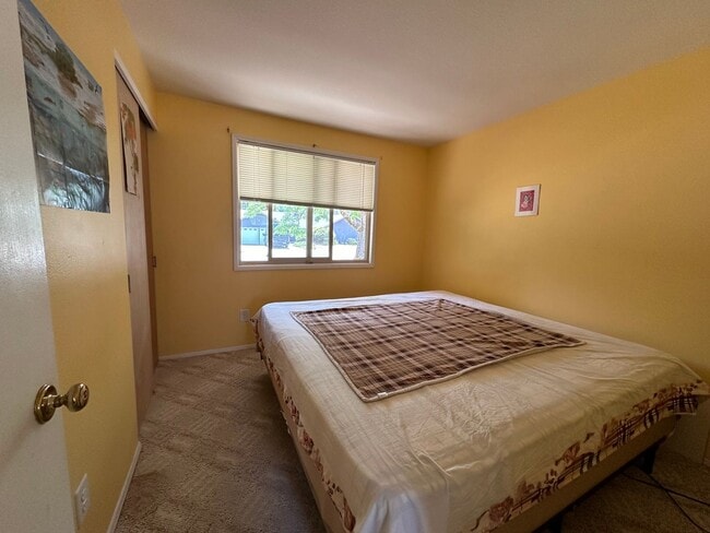Building Photo - single level 3 bedroom house, Timberhill n...