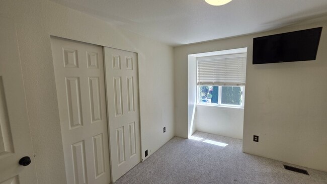 Building Photo - Heart of Puyallup Stunner; a Must See!