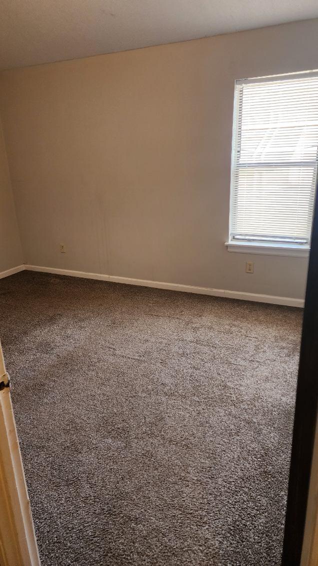 Building Photo - Townhouse featuring 2 bedrooms and 1 1/2 bathrooms in the heart of North Augusta!